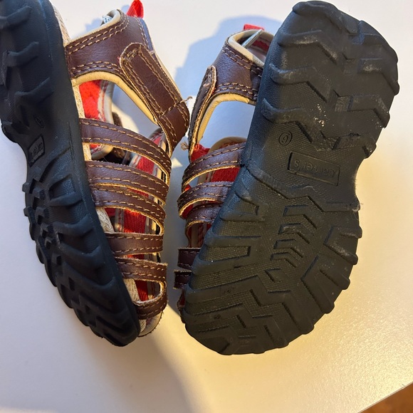 Carters  baby boys size 6 sandal - Picture 3 of 3